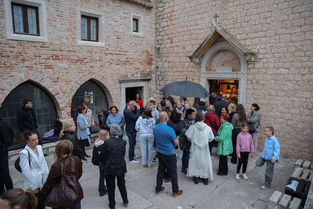 Trogir: Jedinstveni blagdan Suhi Petak u svetištu sv. Križ na Čiovu