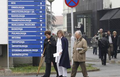 Osijek: Beba upala u bačvu s vodom i skoro se utopila