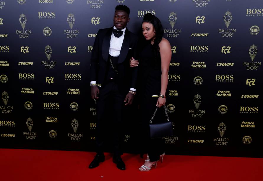 De Jongova djevojka opet gura Dior, Alisson je poveo liječnicu