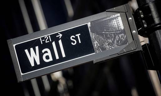 Wall Street oštro pao zbog carina na automobile