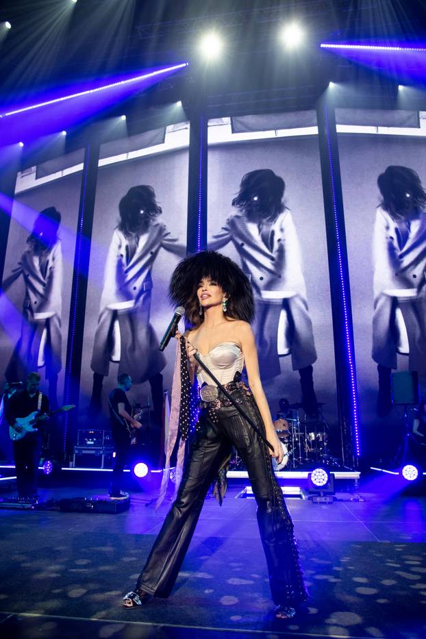 FOTO Kakva kombinacija! Evo u čemu je Seve nastupila u Areni