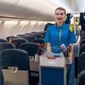 Stjuardese otkrivaju koju hranu i piće treba izbjegavati u avionu