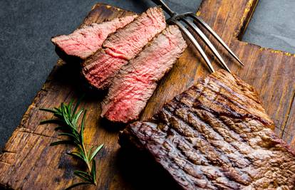 Jednostavni trik za najsočniji biftek - tajna je u zamrzavanju