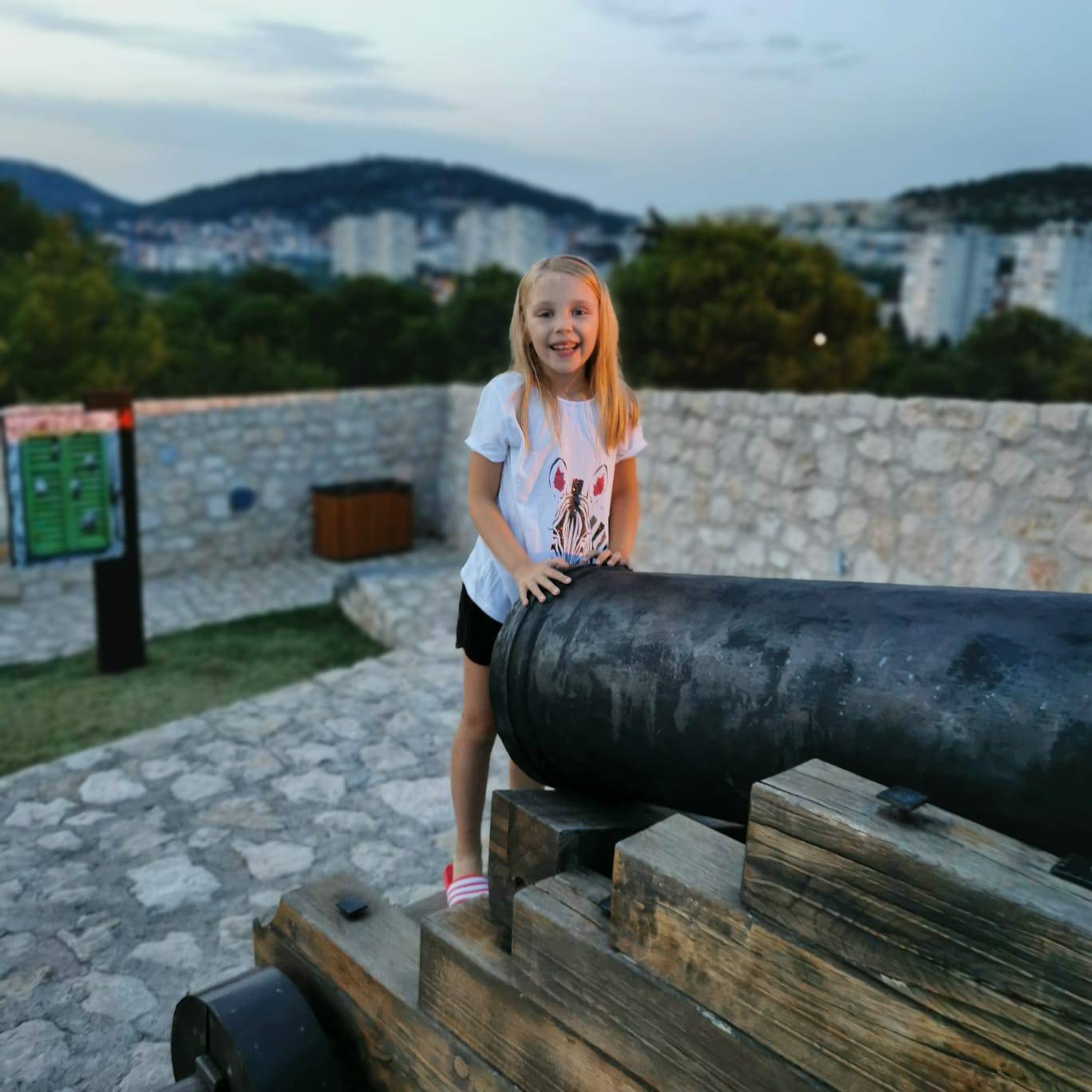 Kiara (6) se bori sa zloćudnim rakom na mozgu i treba pomoć