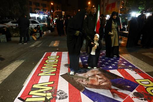 Evo &scaron;to se zbilo u no&cacute;i od koje je strepio cijeli svijet: Pobjedu objavio Trump, ali i Iranci...