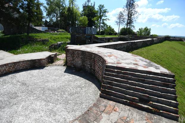 Veliko otkriće u Čazmi, ispod Gradskog muzeja nađeni ostaci biskupske utvrde iz 13. stoljeća