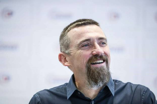 Brkovi i brade! Ovako bi naši političari izgledali da se ne briju