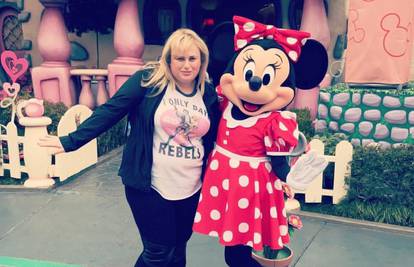 Rebel Wilson objavila je fotku koju nije smjela, zbog toga su joj zabranili ulaz u Disneyland