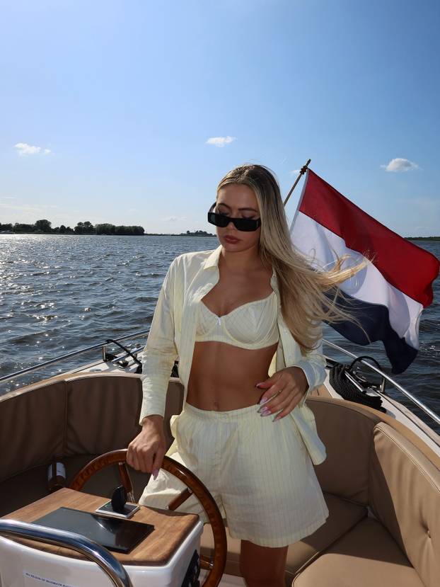 FOTO Jutta je čudo! Evo kako izgleda kad iz kombinezona uskoči u bikini. I tada dominira