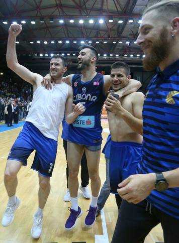 Zagreb: Nakon napetog kraja Cibona ipak postala Prvak Hrvatske