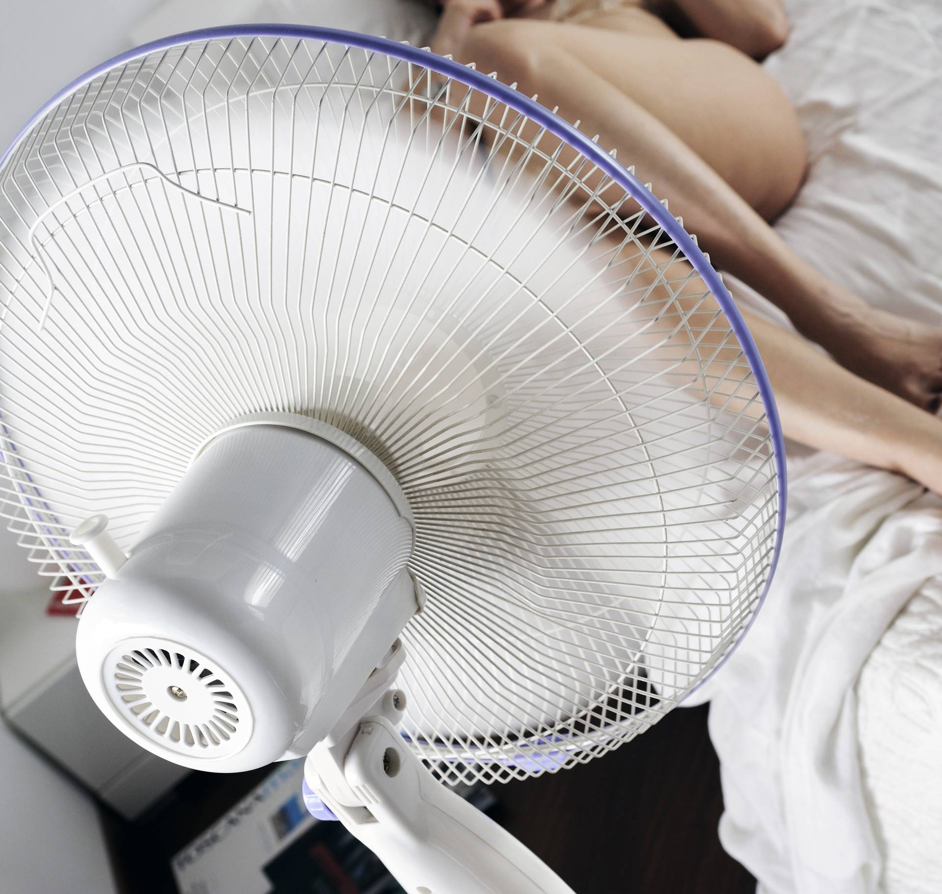 3 super trika kako ventilator pretvoriti u klimu - brzo i lako