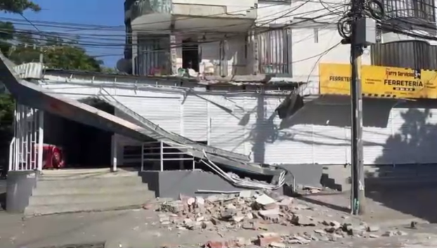 FOTO Zdrobljeni auti, srušene zgrade...Pogledajte prizore nakon potresa u Kolumbiji