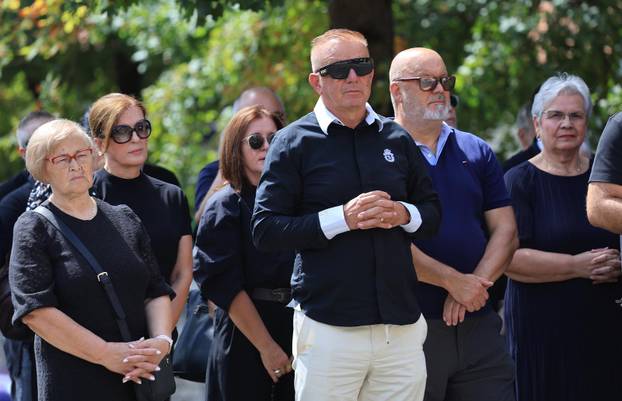 Zagreb: Posljednji ispraćaj Luce Mamić, majke Stojana, Zdravka i Zorana Mamića