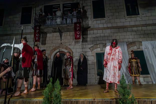 Imotski: Uprizorenje 24. Žive slike Muke Isusove