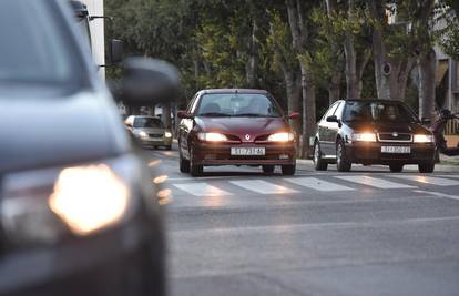 Vozači, oprez! Od 1. studenog morate upaliti i dnevna svjetla na vozilima. Evo kolike su kazne