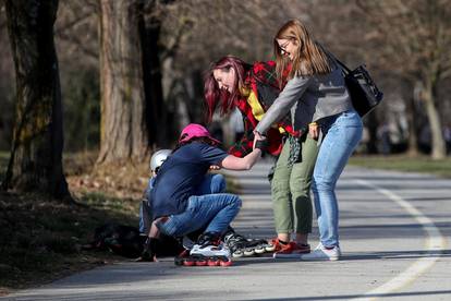 Zagreb: Sunčano i vjetrovito popodne na jezeru Jarun