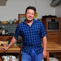 Jamie Oliver imao je milijune pa bankrotirao, a danas pomaže mladima napisati kuharicu
