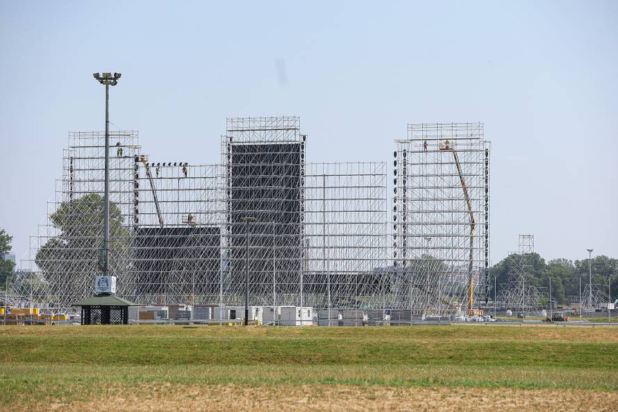 Zagreb: Radovi na izgradnji pozornice za koncert Marka Perkovića Thompsona