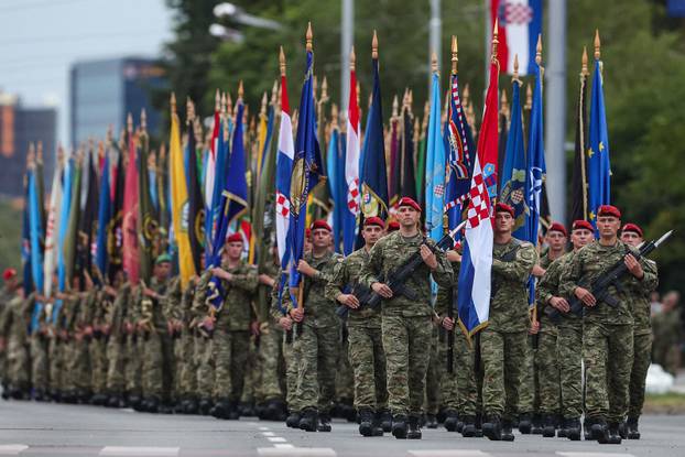 Zagreb: Generalna proba sve?anog vojnog mimohoda