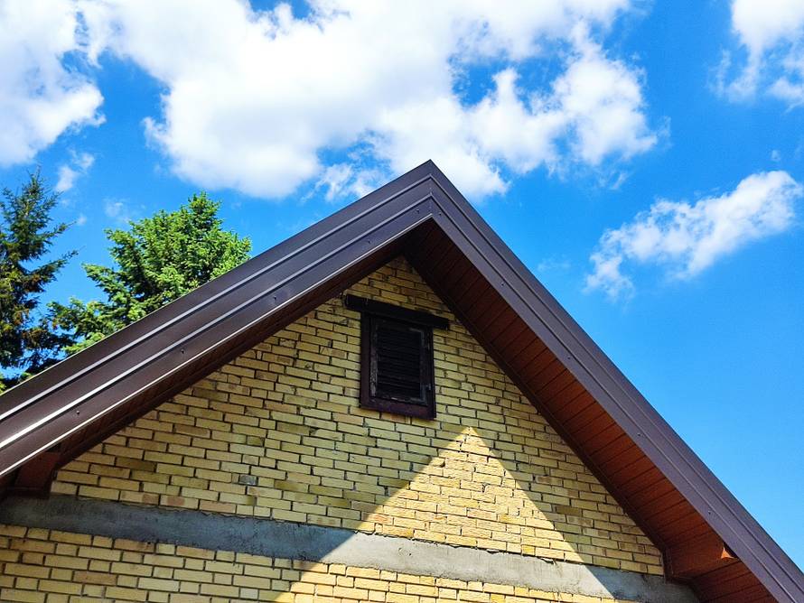 Limarija Imate vlagu u kući, a krivite zidove? Možda je problem gore, na krovu