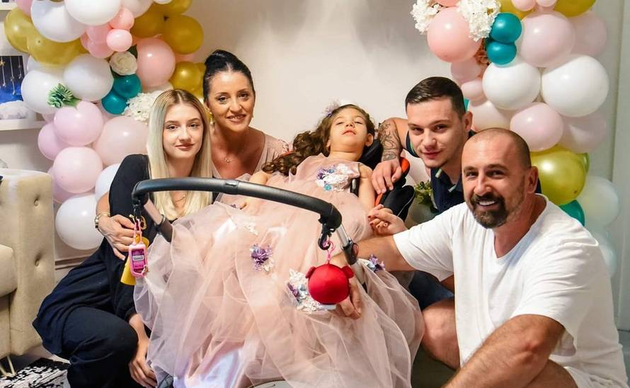 Reanimirali su je 20 minuta na porodu i dali tri posto šanse za život: 'Mia slavi 9. rođendan!'