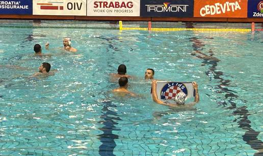 VIDEO Poljud slavi prvaka uz zastavu Hajduka. Jadranaši su šampioni treću godinu u nizu