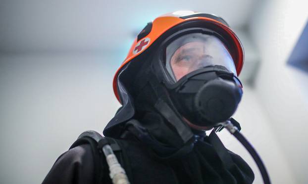 Zagreb: Vatrogasci pod punom opremom pretrčali 666 stepenica u humanitarne svrhe