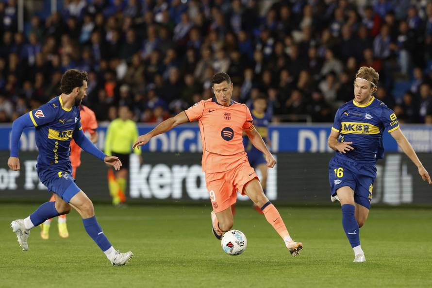 LaLiga - Deportivo Alaves v FC Barcelona