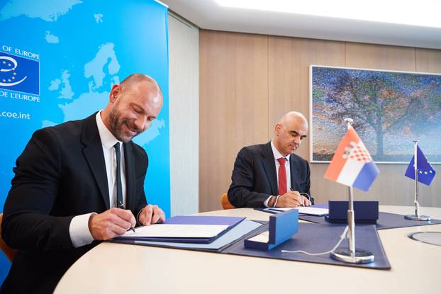 Meeting and signature ceremony with Mr Damir Habijan, Minister of Justice, Public Administration and Digital Transformation of Croatia