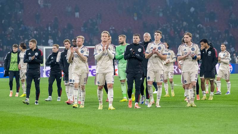VIDEO PSV i Ajax remizirali u derbiju, Josip Šutalo nastupio