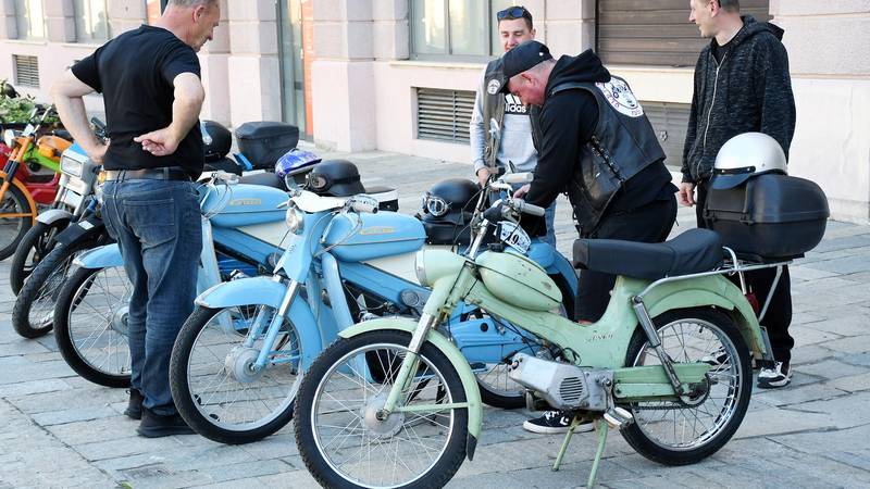 FOTO Tomosi opet bruje Siskom: Oldtimeri okupili zaljubljeni