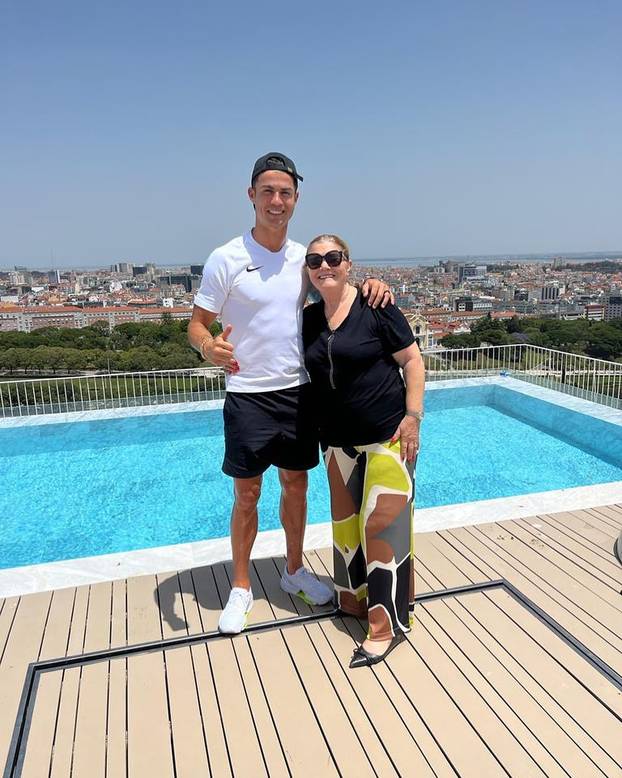 FOTO Životna drama Ronaldove majke: Razmišljala o pobačaju, preživjela moždani i rak dojke