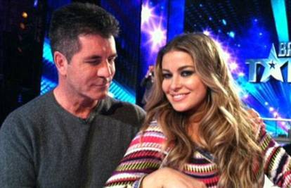 Cowell i Carmen Electra su u vezi? Slatka je, zabavljamo se