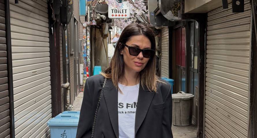 Viktorija Rađa objavila je fotku na kojoj pozira sa sinovima