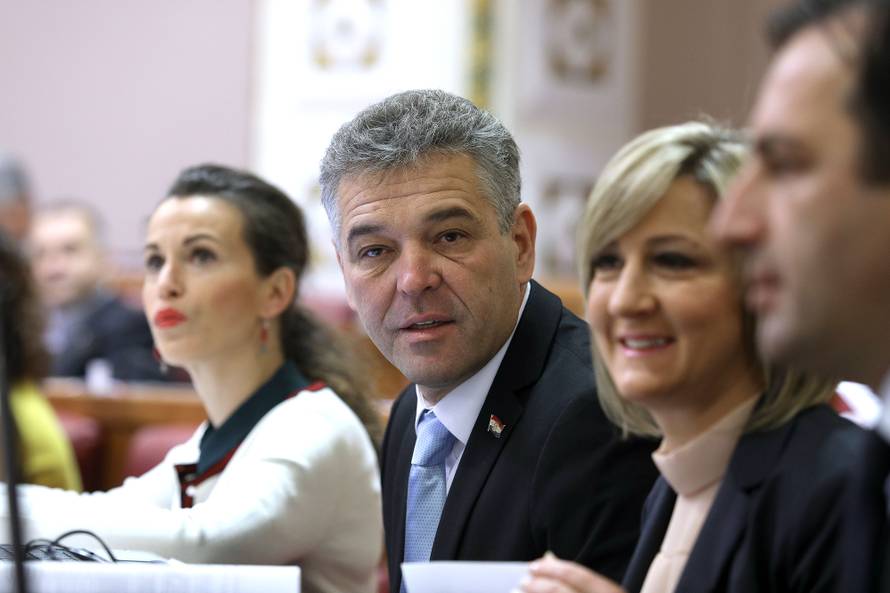 Vujčić branio HNB: 'Nikome ne plaćamo masaže, saune i jelo'