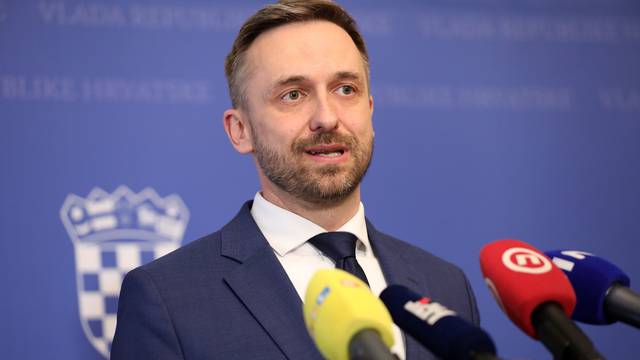 Ministar Piletić dao izjavu nakon sastanka parlamentarne većine 