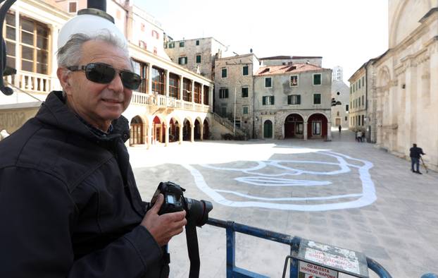 Šibenik: Strikoman snimio milenijsku fotografiju u čast Arsenu Dediću