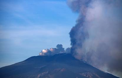 Etna ponovno erumpirala, zasad nema informacija o šteti