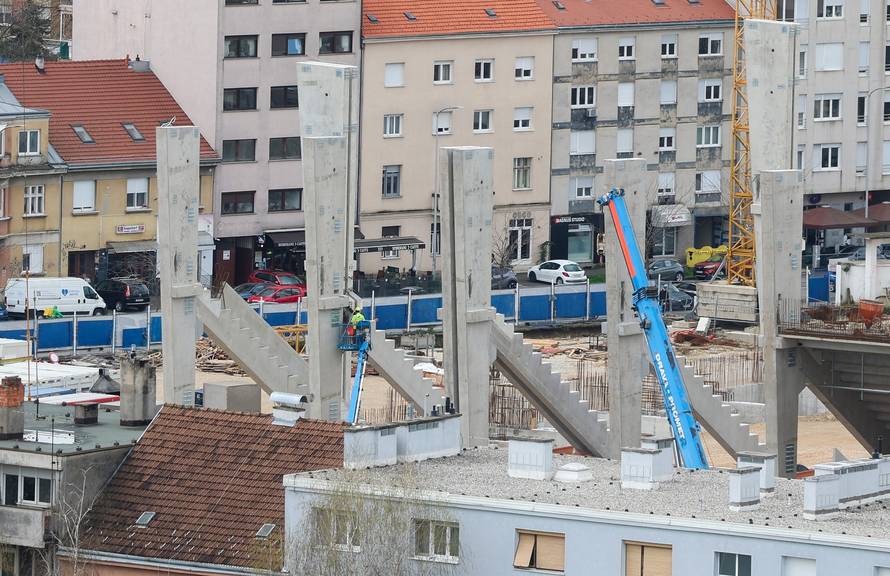 Zagreb: Pogled na izgradnju stadiona u Kranjčevićevoj ulici 