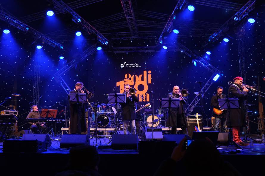 Doček na Trgu, za ulazak u ograđeni dio potrebna je COVID potvrda