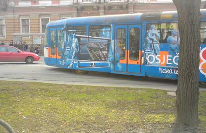 Tramvaj iskočio iz tračnica na aveniji u centru Osijeka