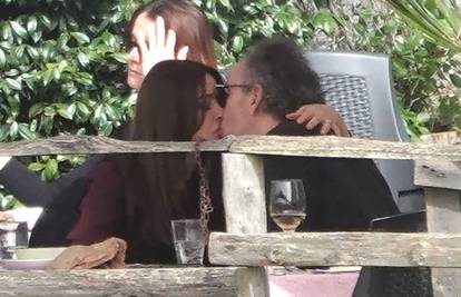 Vrele puse u Italiji! Tim Burton i Monica Bellucci više ne skrivaju ljubav: Par je uživao na večeri