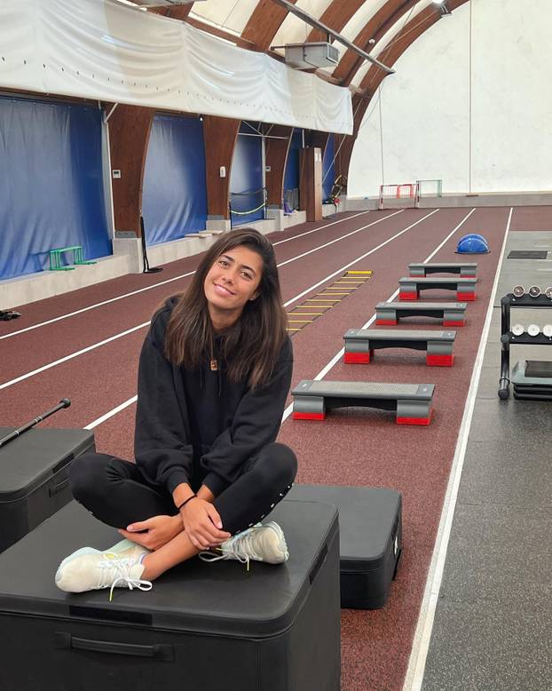 FOTO Kći srpske košarkaške legende ljubi zvijezdu Atletica i penje se prema teniskom vrhu