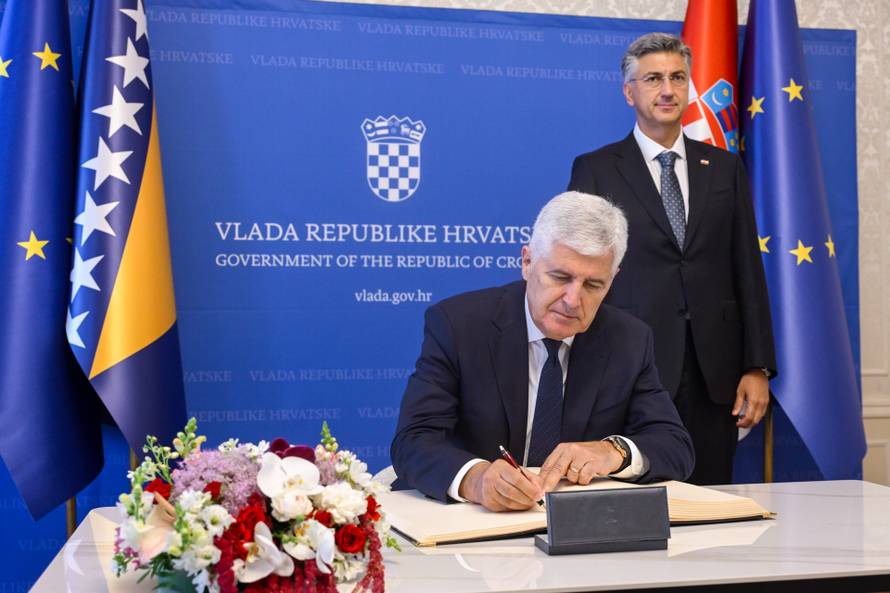 Zagreb: Predsjednik Vlade Andrej Plenković sastao se s predsjedateljem Doma naroda Parlamentarne skupštine BiH Draganom Čovićem