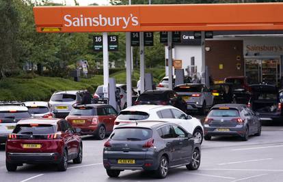 Nestašica vozača: Vojnici će u Velikoj Britaniji razvoziti gorivo