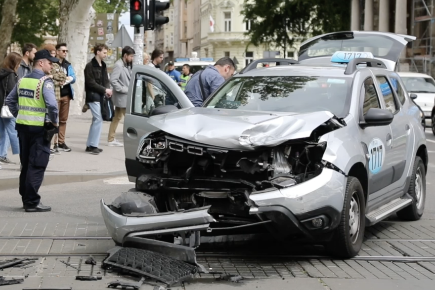 U prometnoj nesreći kod Zrinjevca sudjelovala su dva taksija