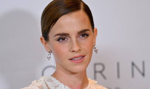 Ćiribu, ćiriba - ode dozvola! Emmu Watson ulovili kako juri automobilom, uzeli joj vozačku