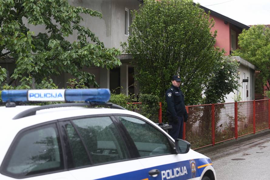 Ubio je ženu dok su mala djeca spavala, a onda pucao i u sebe