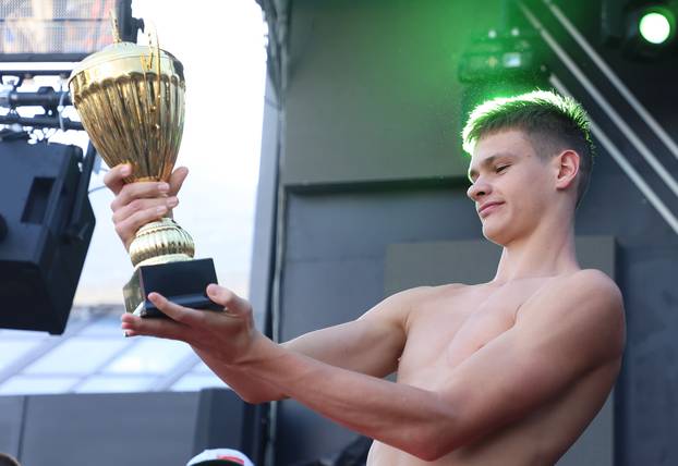 Split: Sportsko-humanitarno natjecanje "Najluđi skakač Hrvatske"