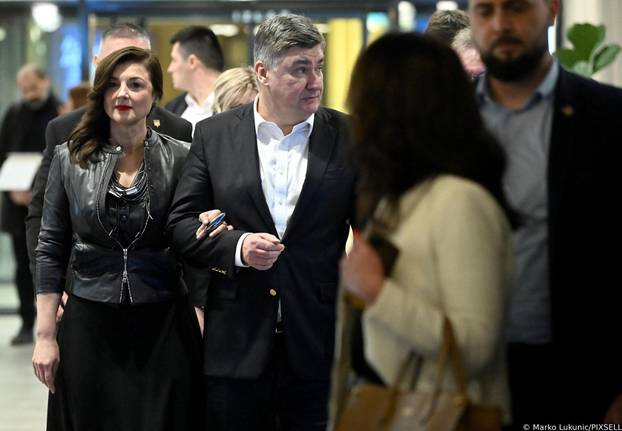 Zagreb: Predsjednik Milanović u društvu supruge na premijeri filma "Slatka Simona"